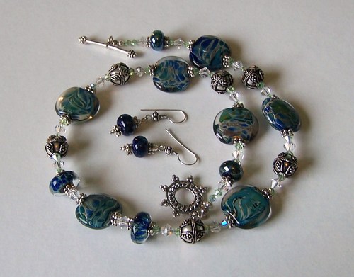 Happily married with 3 grown sons. Have been creating handmade jewelry for 5 years now. It has become my passion!!