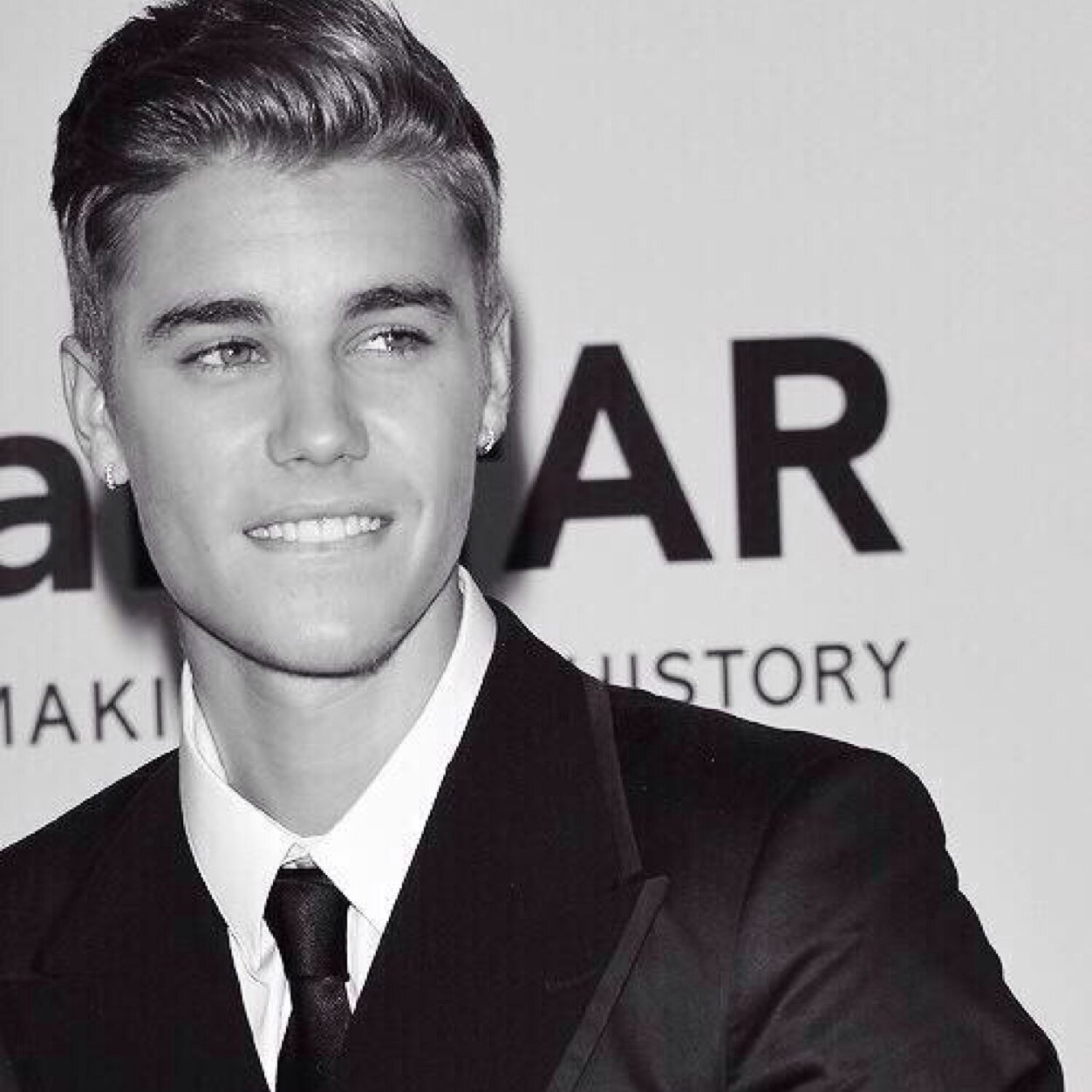 U got a free follow pls follow @JustinsPawss for me ily