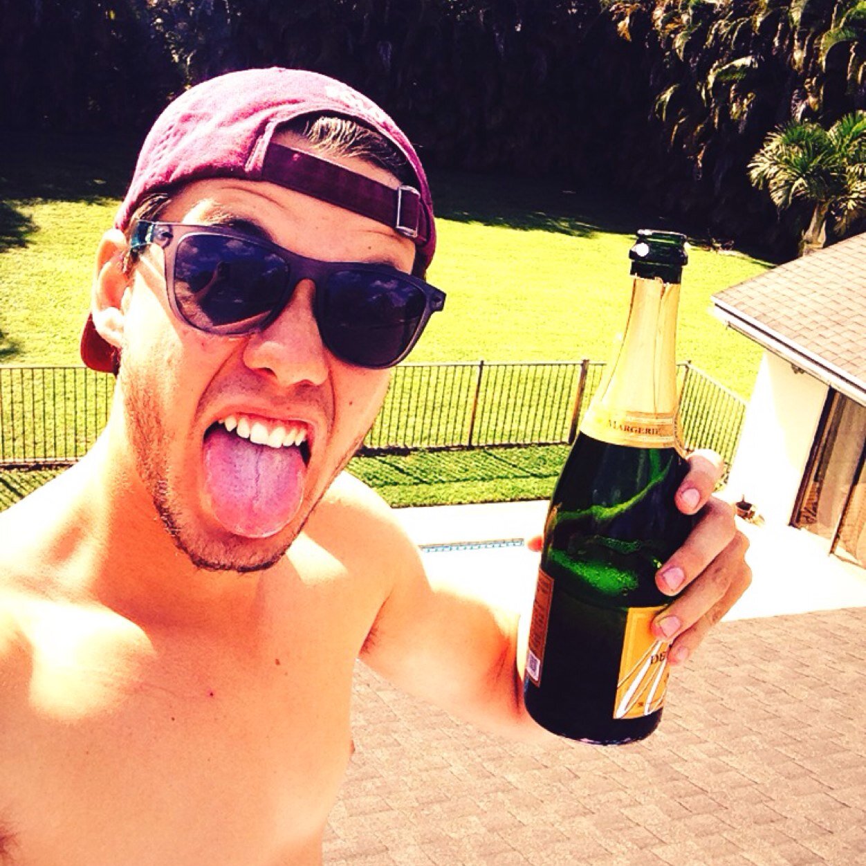 san_tiagooo's profile picture. Live your life the way you dreamed it would be