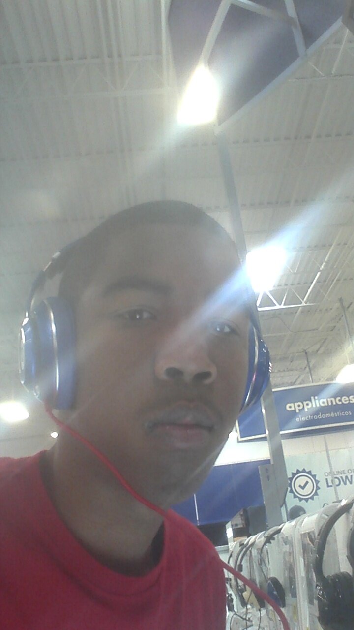 tjsmith412's profile picture. 