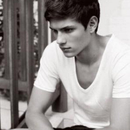 Matthew Adams, 23 years old. A vampire in developing (OC/MV) V1 : @AshHolmes_18