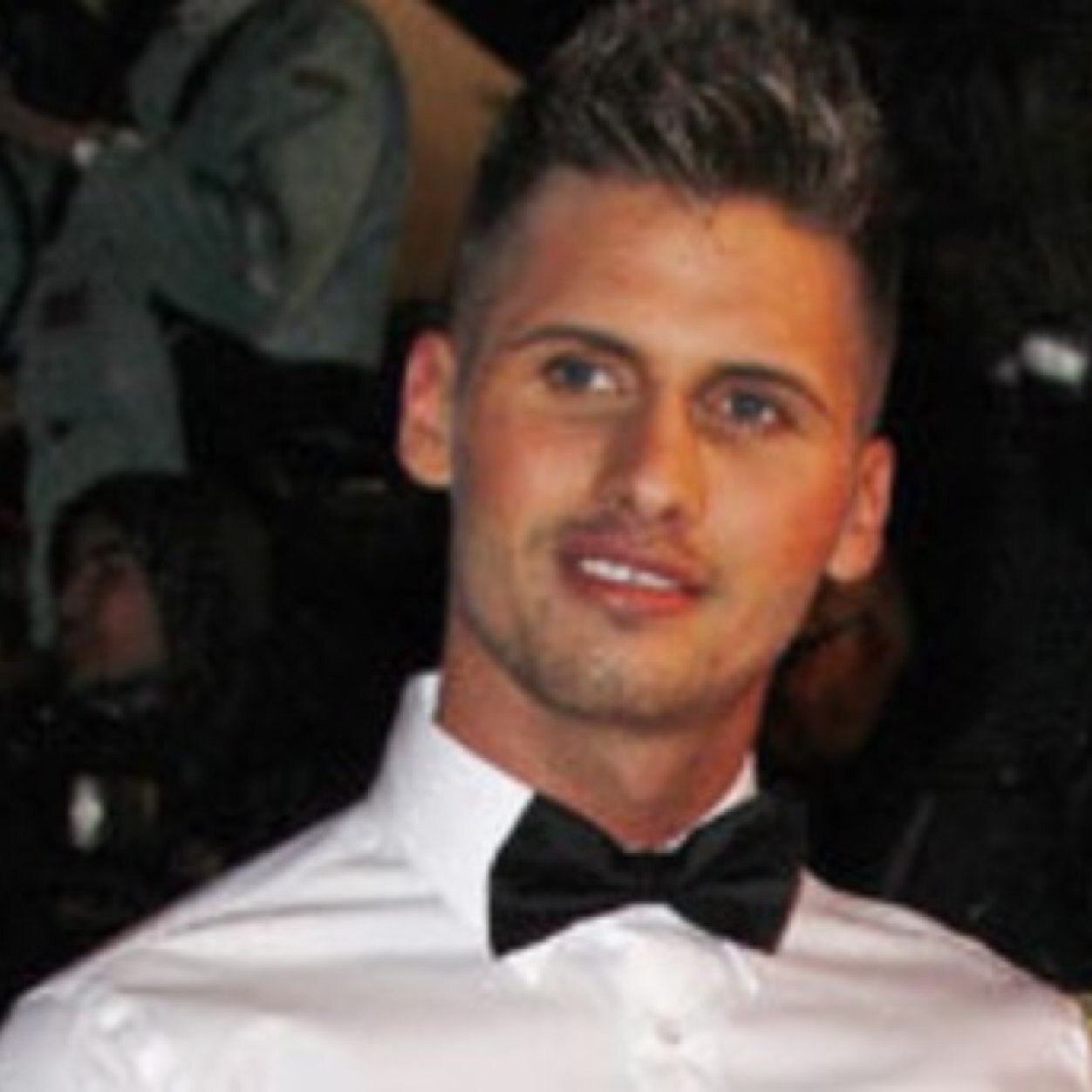 Bienvenue sur mon nouveaux compte Officiel Benoit Chroniqueur du Mag et Les Anges de la télérealité 6