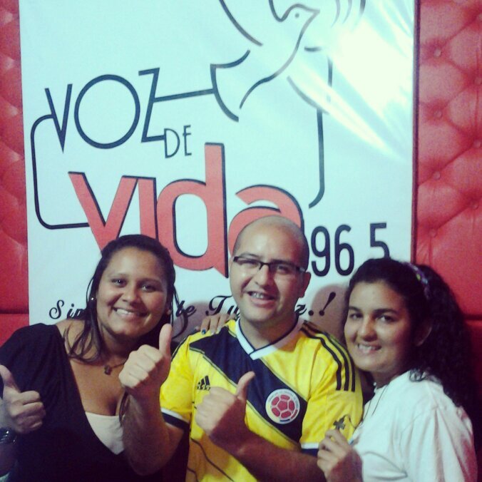 Programa Católico Juvenil- VozDeVida 96.5- Sáb. 2:00pm a 4:00pm-conducido por: @alfredo_h20, @daya_misionera y @july_caceres