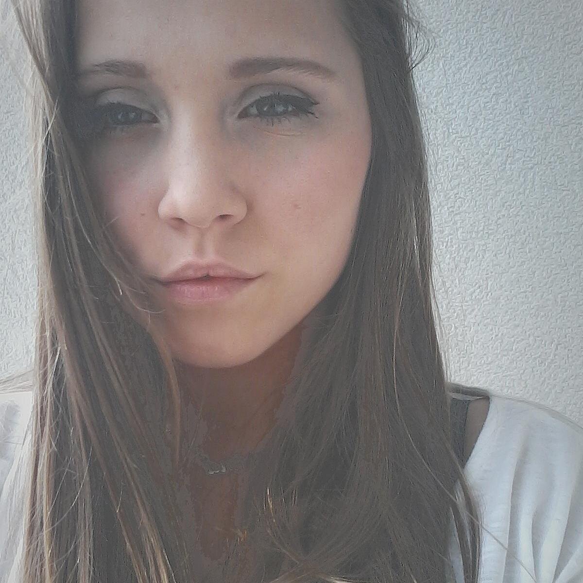 Hi :) Follow Me And I Folow You Back...!
 :D My instagram:  ninusaa02