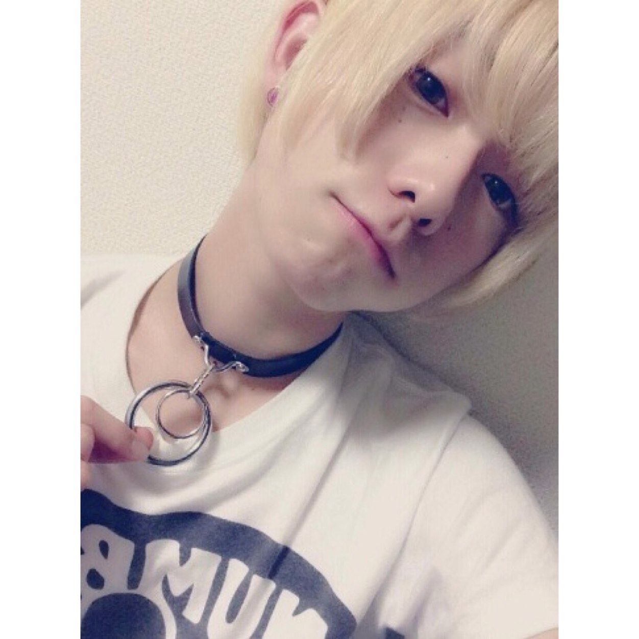 ☾あなたの目は一番素敵な目を見たことがあるです。☽ Soy el uke pasivo del rol,ah.« B-Bomb,hermano mayor~» » jιмιɴ нyυɴɢ❀170614 «