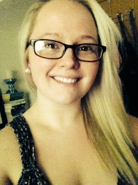 hannahnerdalert's profile picture. Hardcore bibliophile, music-obsessed and nerdy. #lovemylife