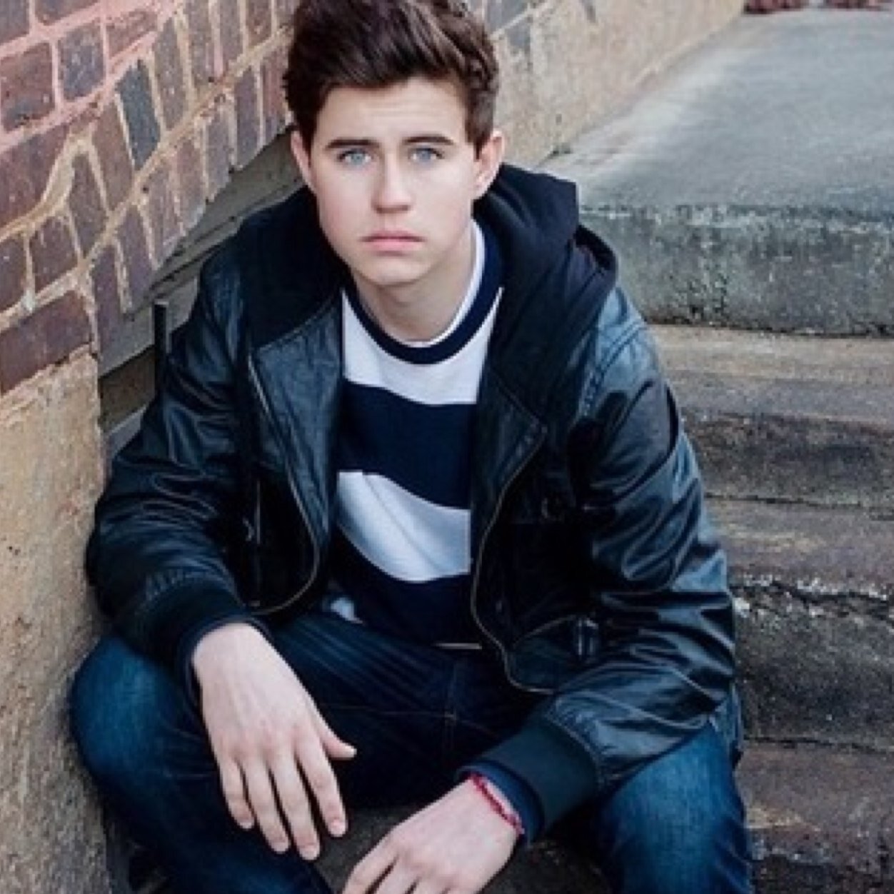 Nash is my bae. Follow @helloelliex its my dream for Nash to follow me and @helloelliex as i am possibly his biggest fan!!