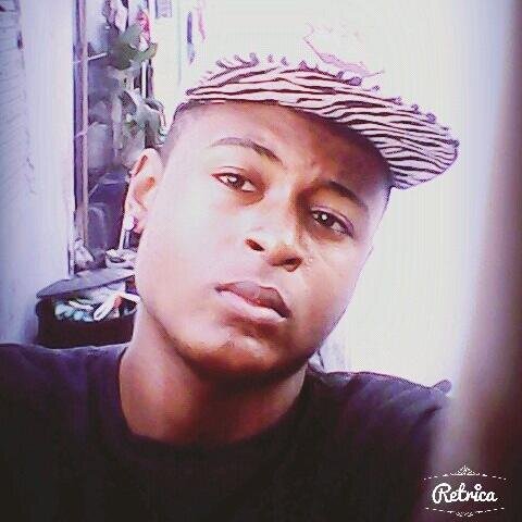 Santista, Adora sair com os Amigos..Leonino , Alegre e Ama #Futebol ! #MlkToiss