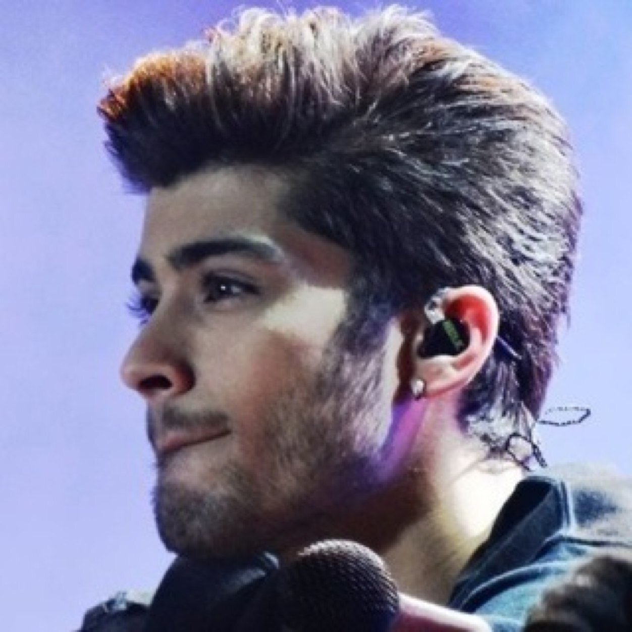 follow @theyscreamzayn :)!