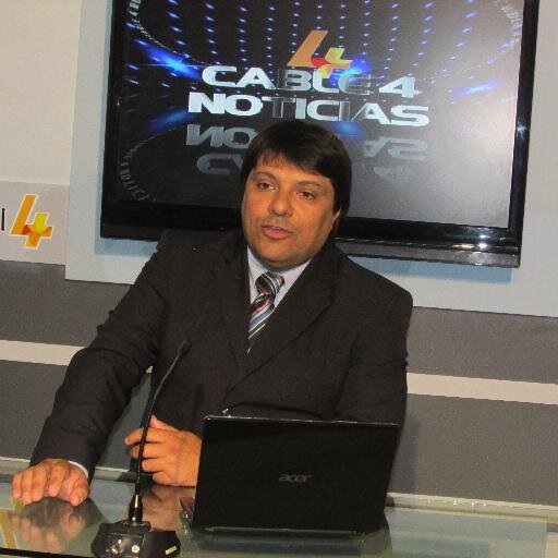 Periodista. Informativista 33TV Conductor magazine matinal TV DEL MISMO LADO. Perfil FM.