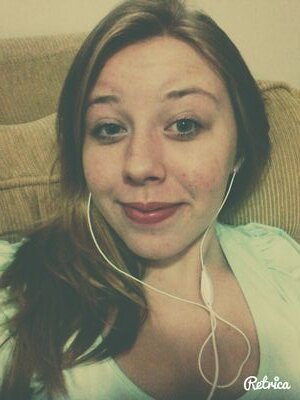 GabyPortilla1's profile picture. “Um pouco de esperança é eficaz. Muita, é perigoso.”