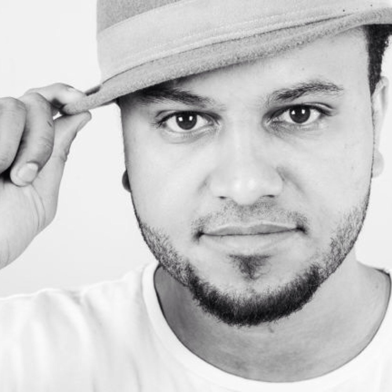 Good FRIENDS are hard to find, harder to leave, and impossible to forget....riyadh KSA /Abdullah Abdulaziz Al Sultan