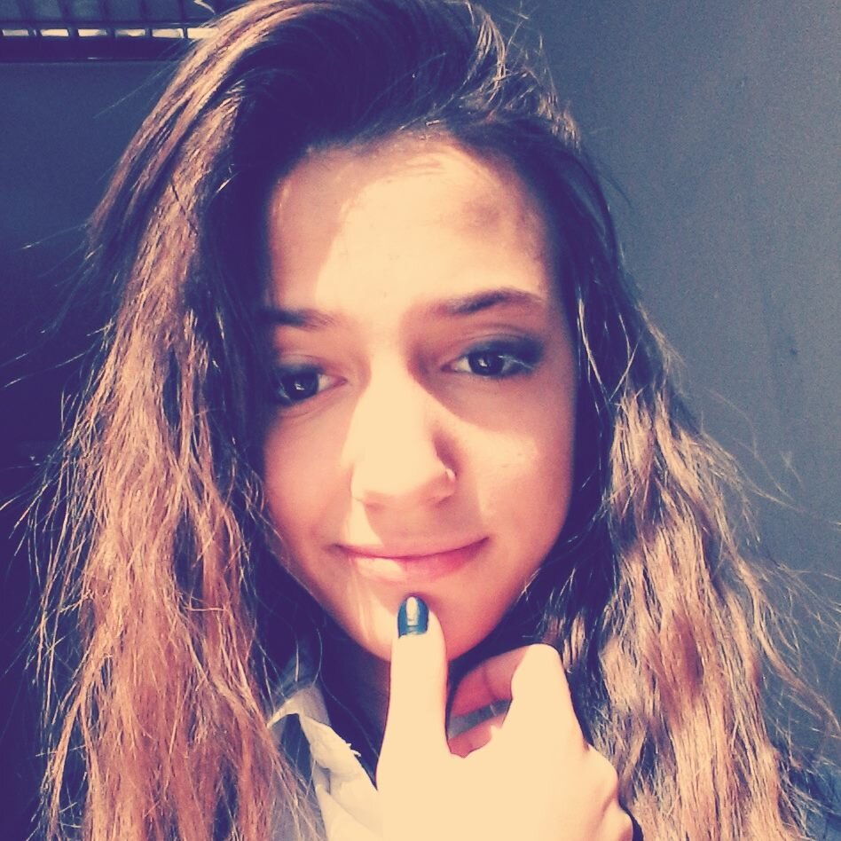 Sevgi anlaşmak değildir nedensiz de sevilir :)