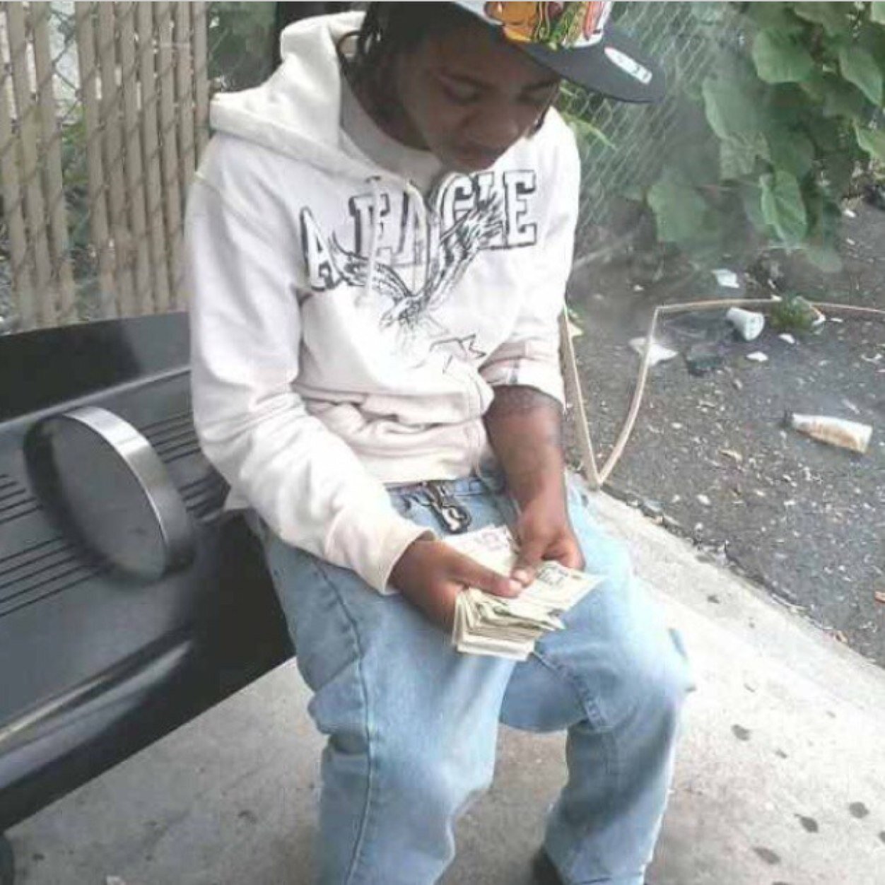 omarirving33's profile picture. 