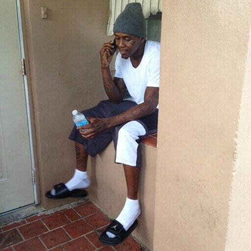 I ain't neva gave a fuck bout these niggas they ain't neva gave a fuck bout me neither!!!