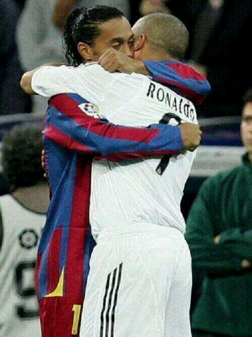 Apasionado del futbol, Barça, Celta y la selección mis equipos. Ronaldinho y Valeron. Alemanizandome con el VfB.