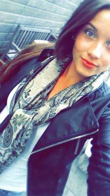 Love begins with a smile, grows with a kiss and ended with a broken heart. Snapchat: rennekealons ° you're the best xx coco