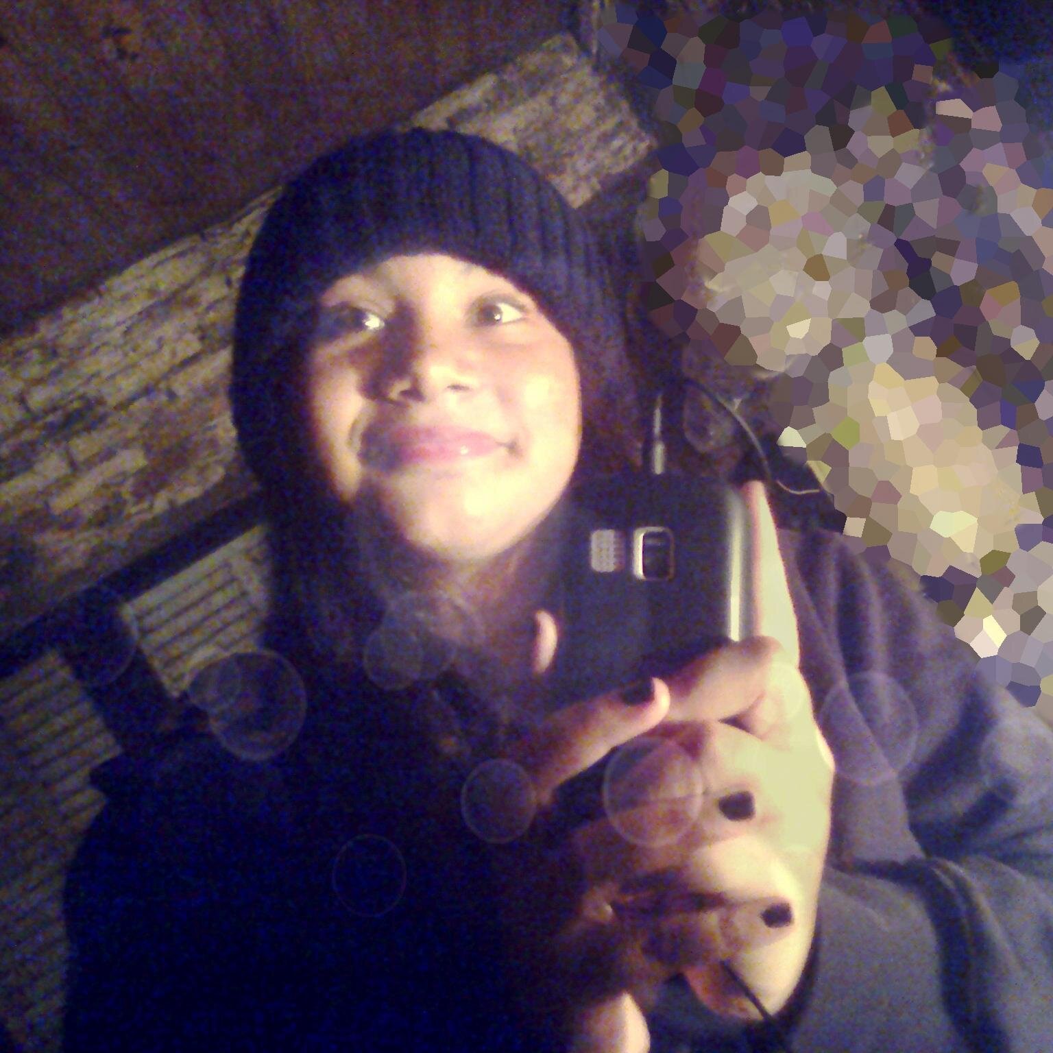 Llorar, Lavarte la cara y seguir SONRIENDO como que si no hubiese pasado nada.
Twitter Nuevo:$ Seguime & Te sigo♥