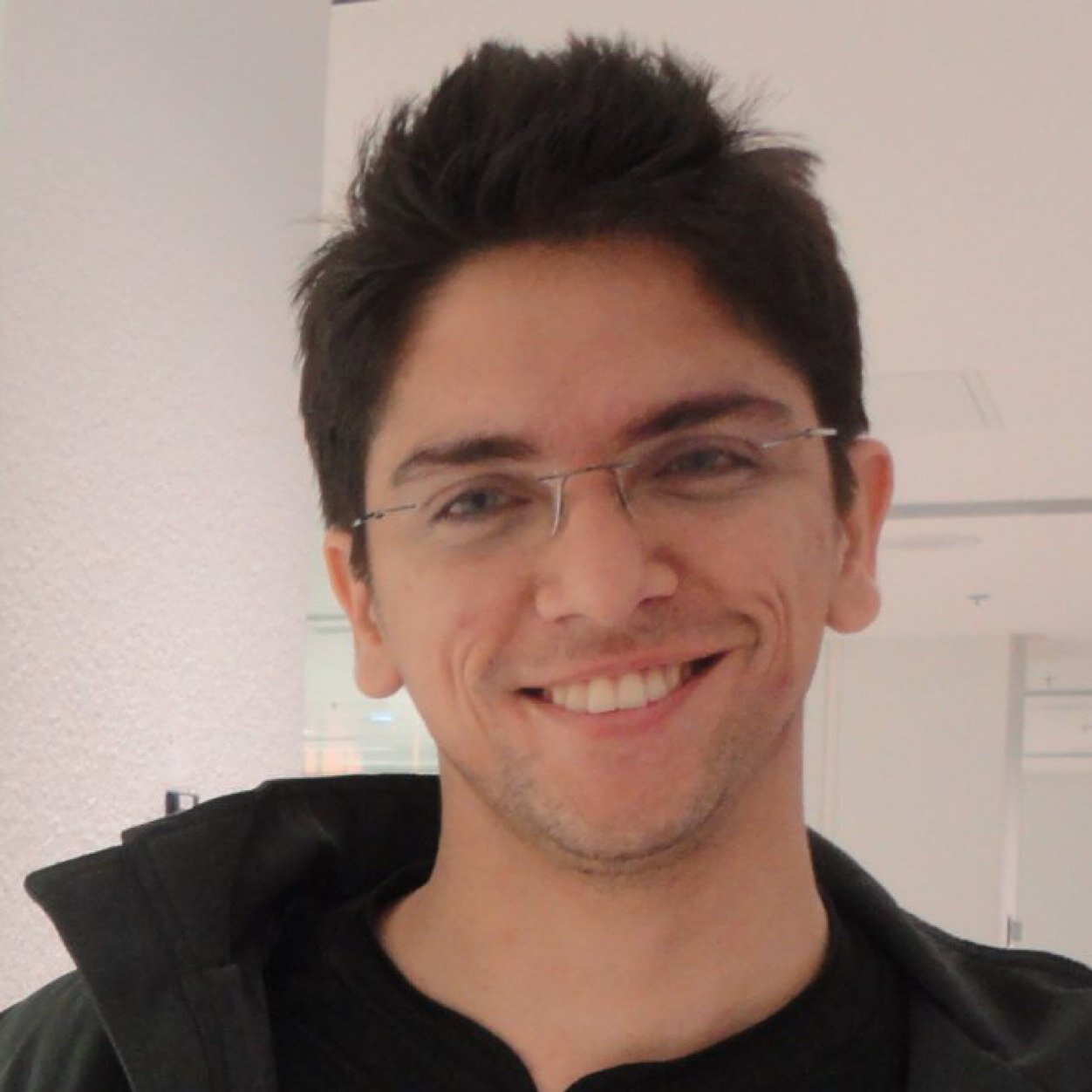 Innovation and Mobility Specialist, Agile Enthusiast, Amateur Photographer. Love Football and all kinds of Sports. Everything through a Marketing point of view.