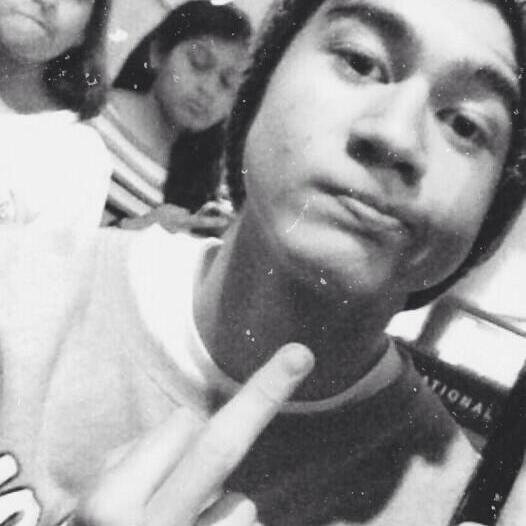 inlove with 4 guys who doesn't even know i exist ☀/4