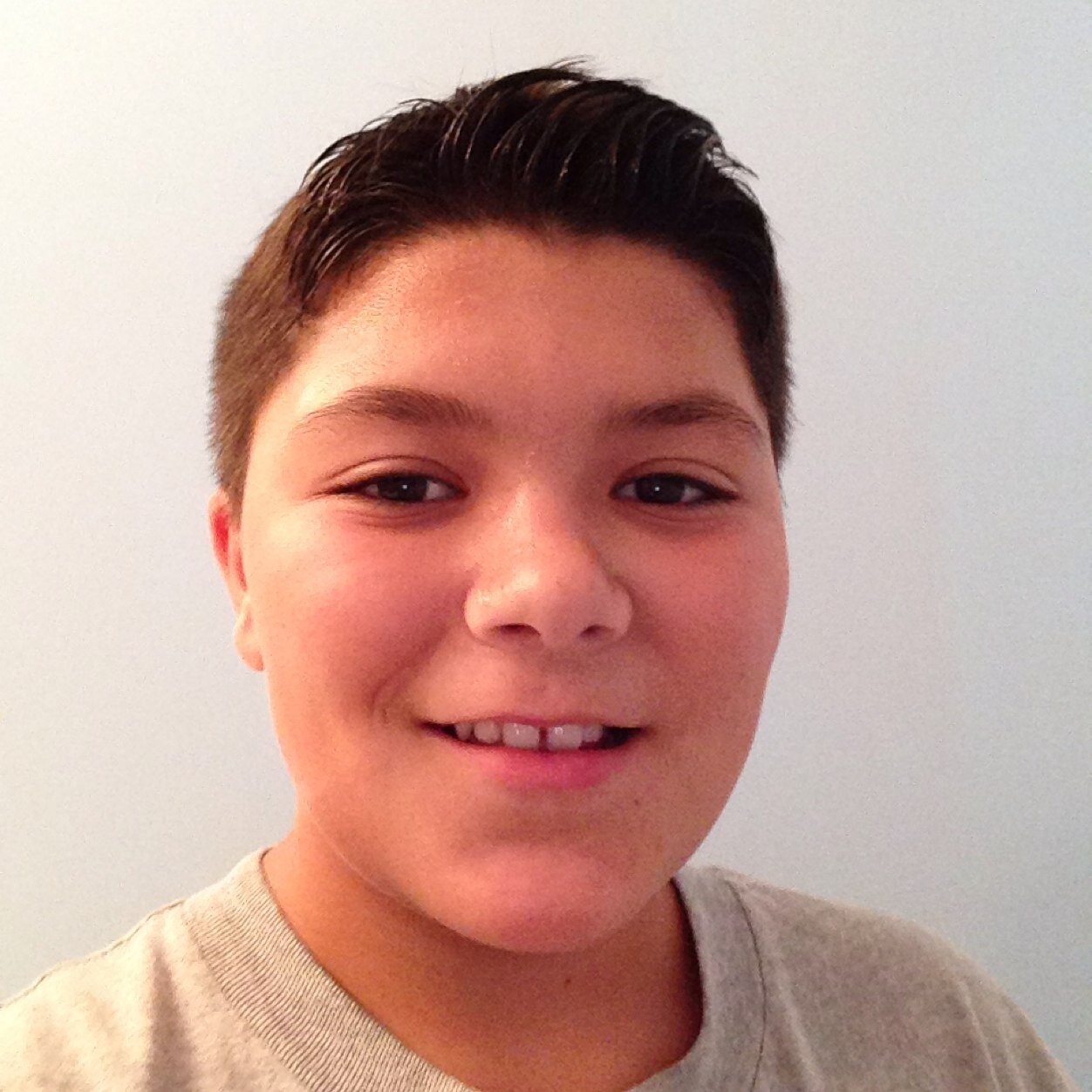 AjimenezAo's profile picture. I love twitter! My goal is to have at least 100 followers!