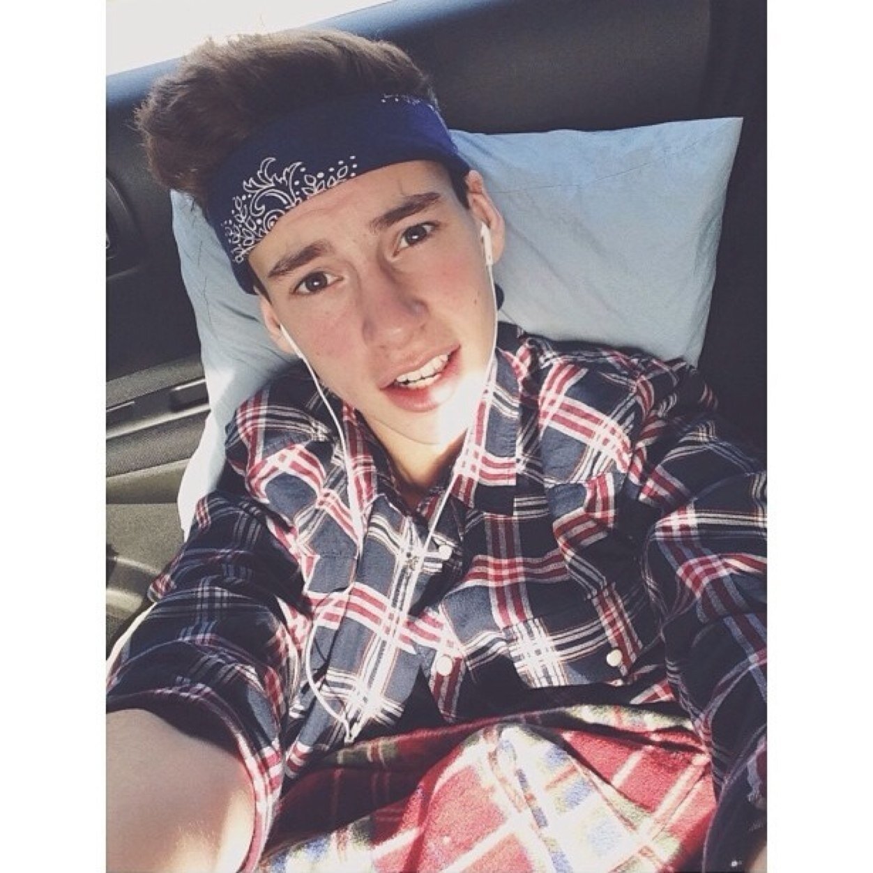 Just a reminder to be happy because @thats0jack follows you! Xo