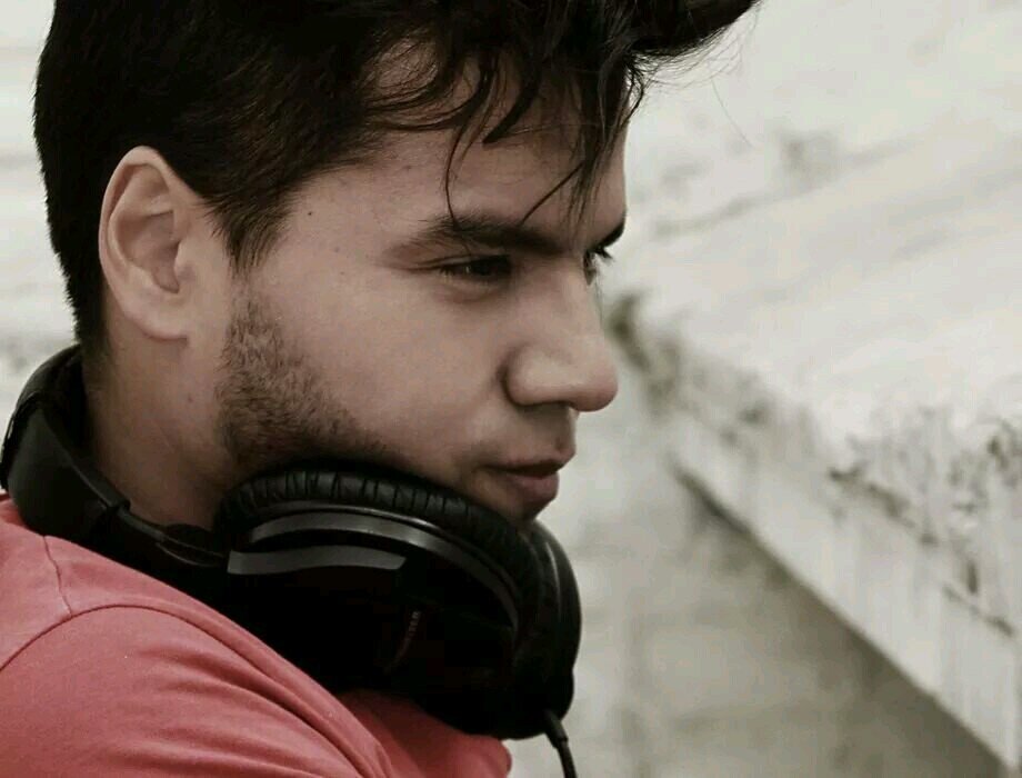 Electronic artist from Bogotá, Colombia. - https://t.co/bMbASdaEWN