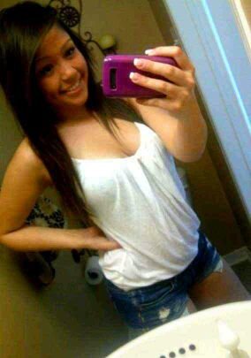 just another lesbian. 18 years old. Dm me anytime and we can talk or maybe even exchange some pictures