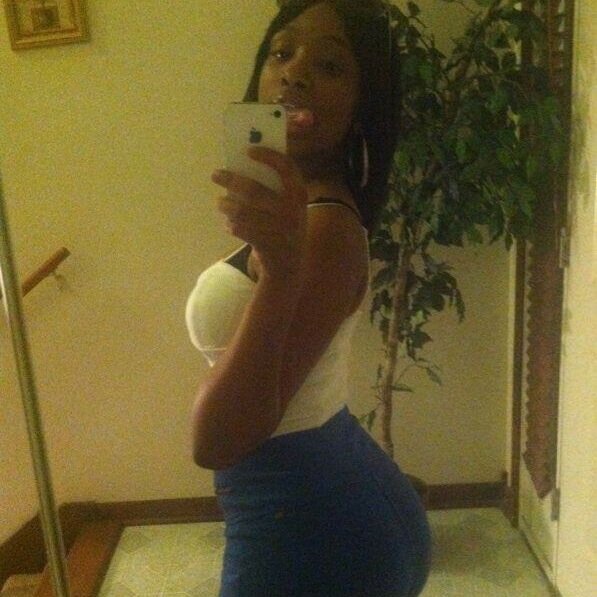 NelTweetss Profile Picture