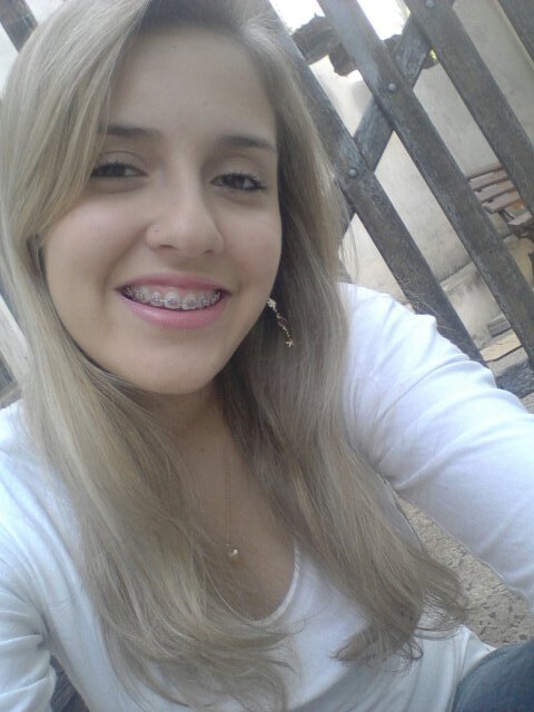 Aqui só existe o bem. Se você me deseja o mal, eu te desejo amor. :)
