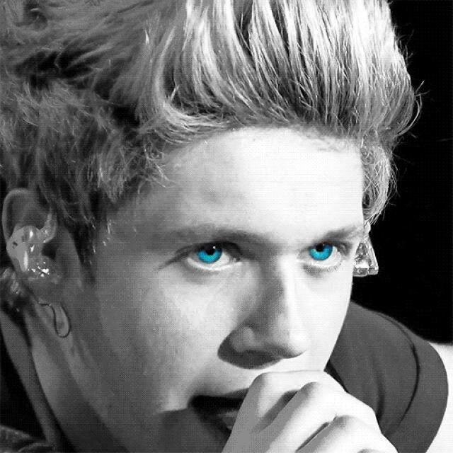 now ketchup and climb trees please pizza ,chips of chocolate, potatoes, ice cream , m &m ,hamburguesa ,and boys sexys mmm one direction yeeeaaaa *_*