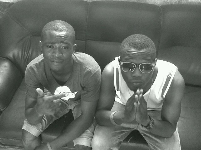 Am a kul guy easy 2 be wit friendly luv 2 make friend