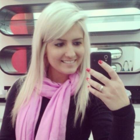 instagram: fialhothaina