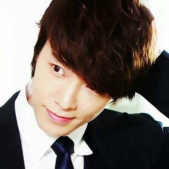 #StelliteFAM Lee Donghae THAI BOT ( real one is-- @donghae861015  ) nice to meet you ♥ E.L.F