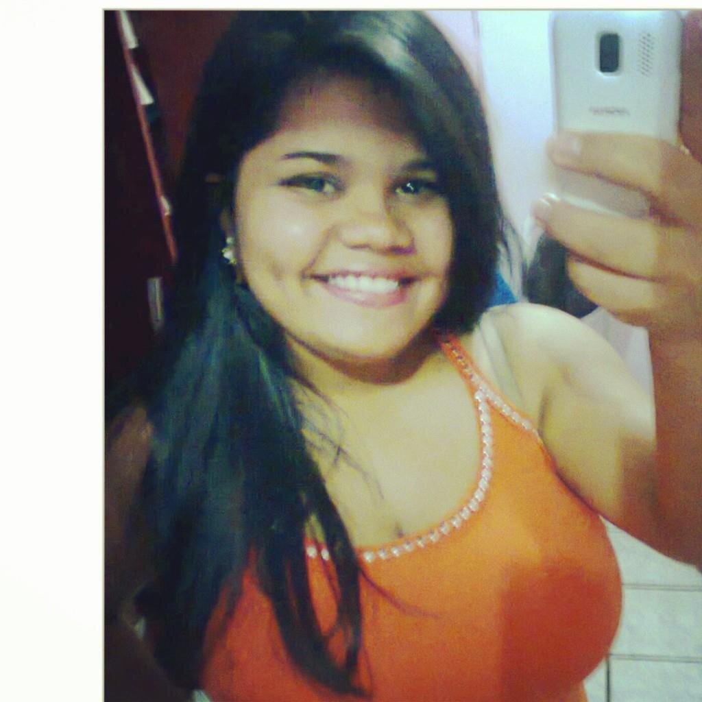 yararibeiro19_'s profile picture. Convinced myself, I seek not to convince others. For I am much more important!