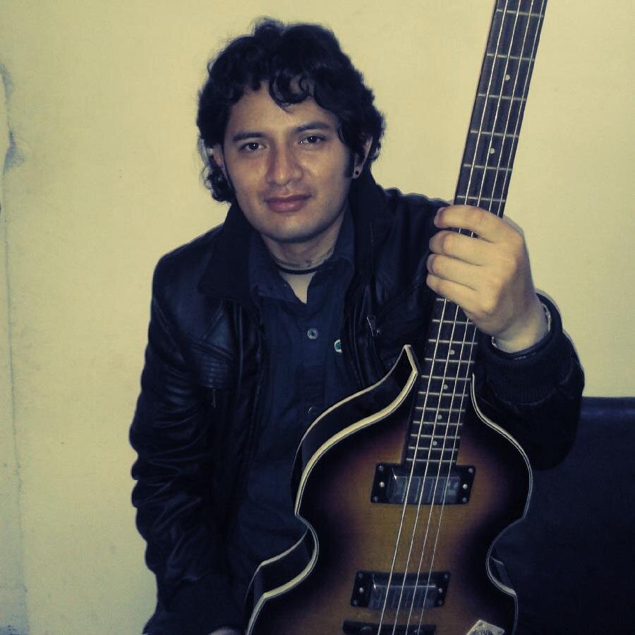 RicardoLunaT's profile picture. Soy de Puebla, Puebla me gusta rock en ingles son gran fan de The Beatles. Toco el bajo electrico, tengo un grupo de rock tocamos covers español e ingles.😎