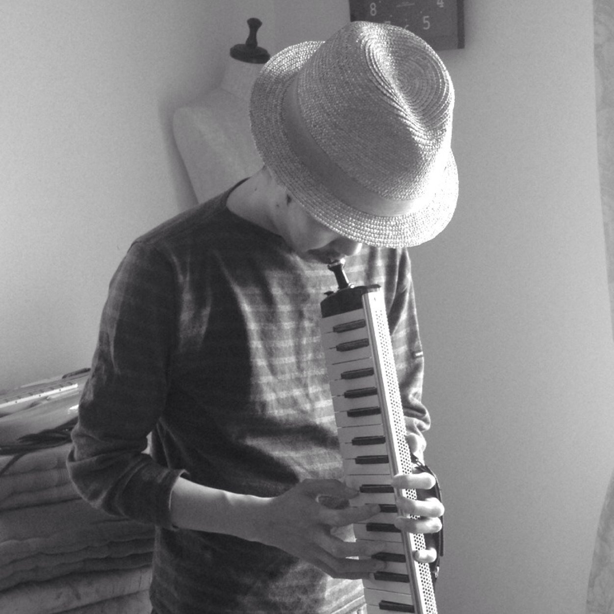 defacement_info's profile picture. melodion player/track maker http://t.co/cPVeUFodKY booking→defacement.contact@gmail.com