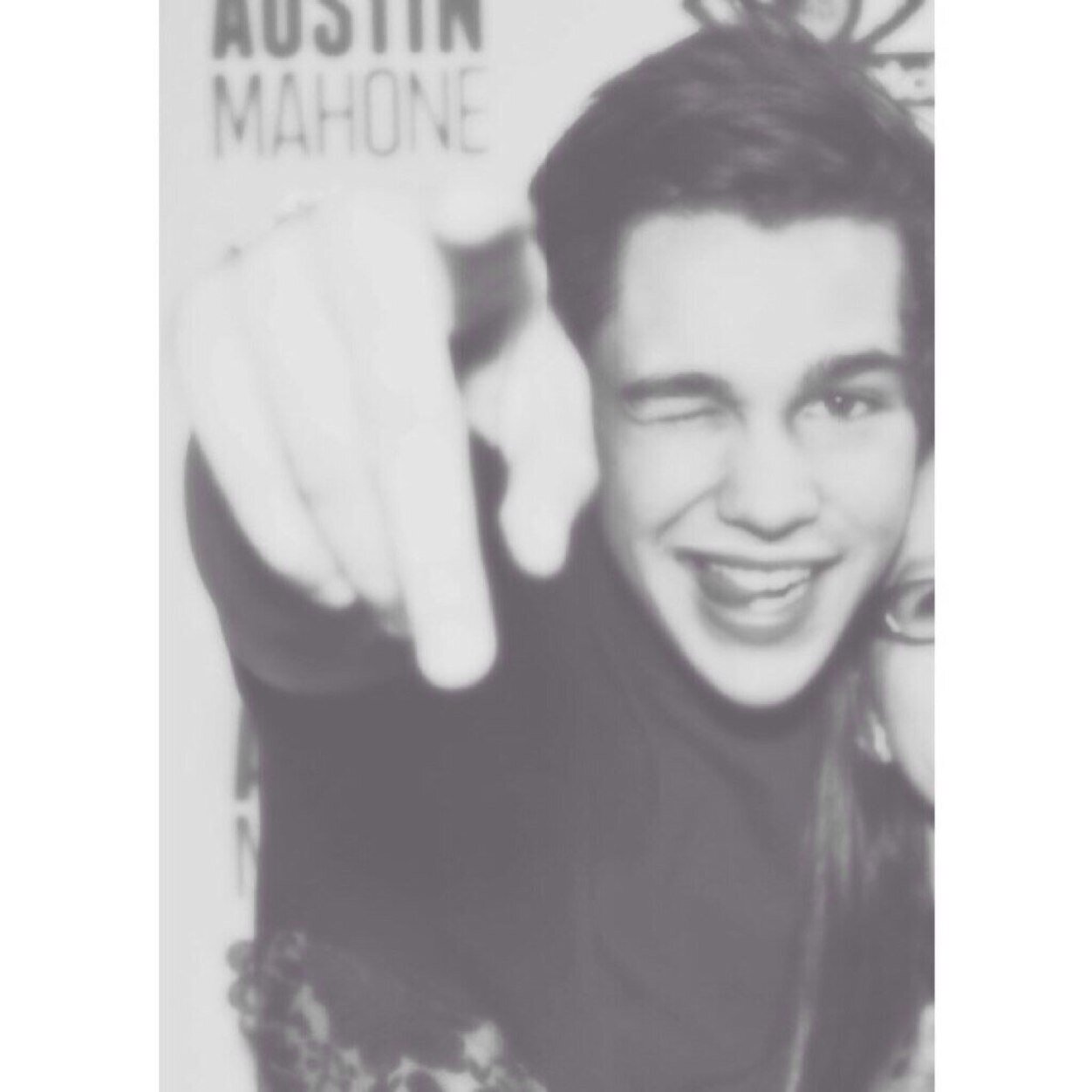 @austinmahone should follow me