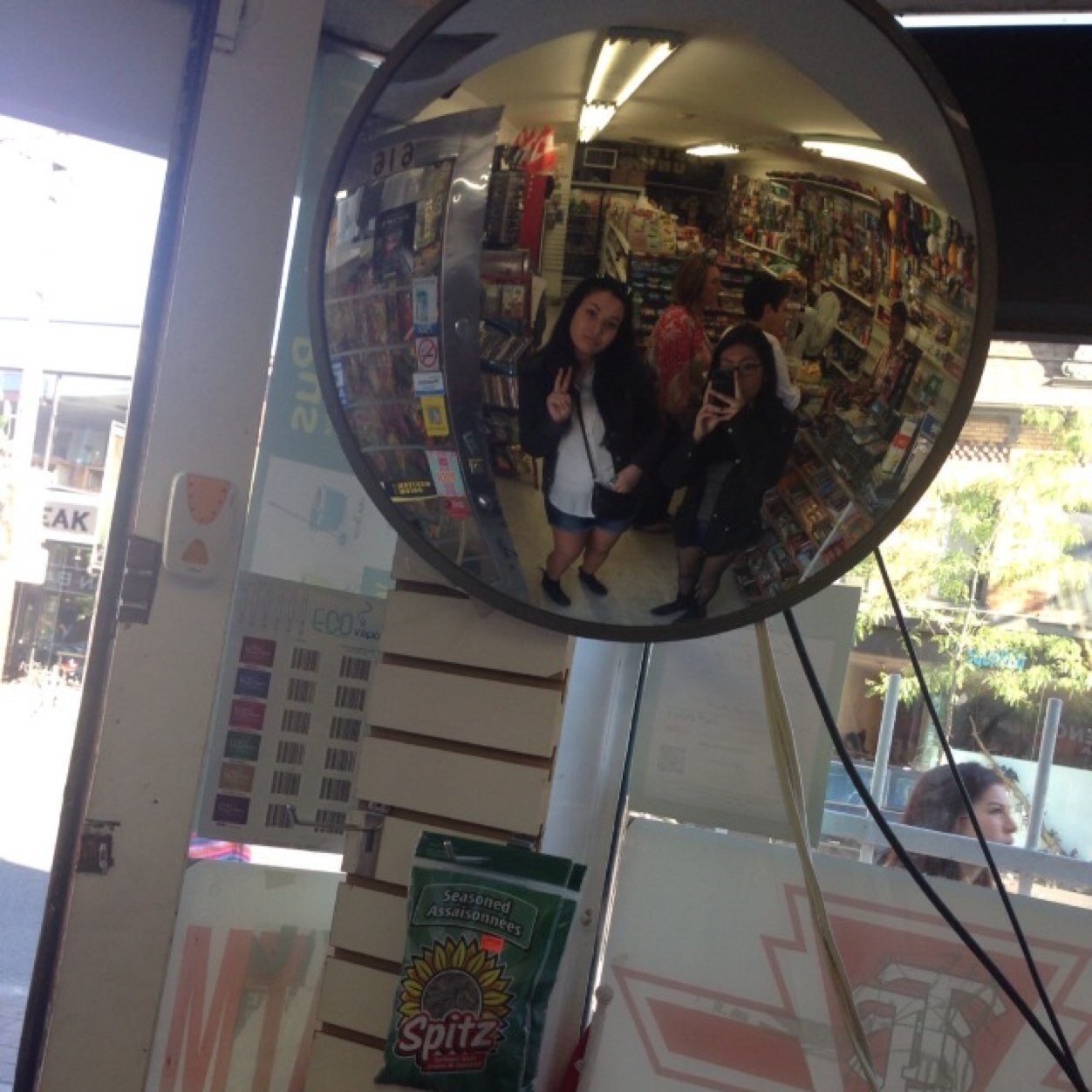 Danielaelizaa's profile picture. 