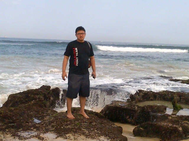 andhika100's profile picture. 