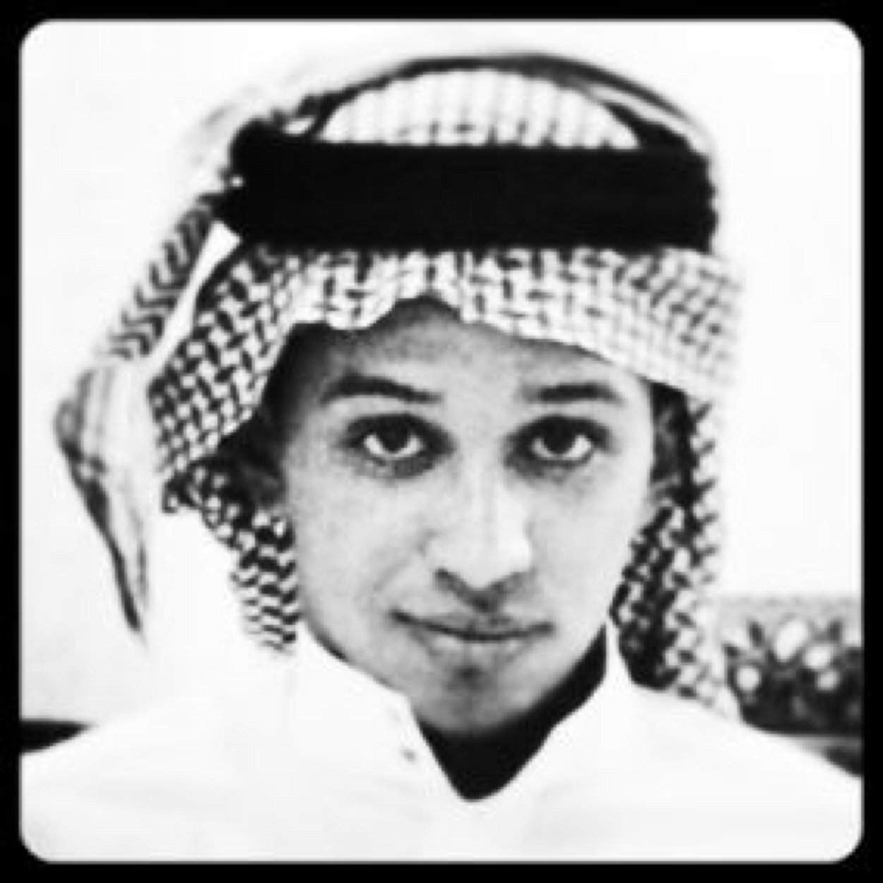 رجل الـ17عاماً،طآلٍب،ليسَ كلٌ ما أغرِد بہ يعنيني هو فقط ذوق*،مٌتيقِن بأنّي سأكونٌ كما حَلمتْ يوماً بإذن ﺂﻟﻟﮪﮧ̉ ♡* Instagram : MANSOUR_ALSALAWI