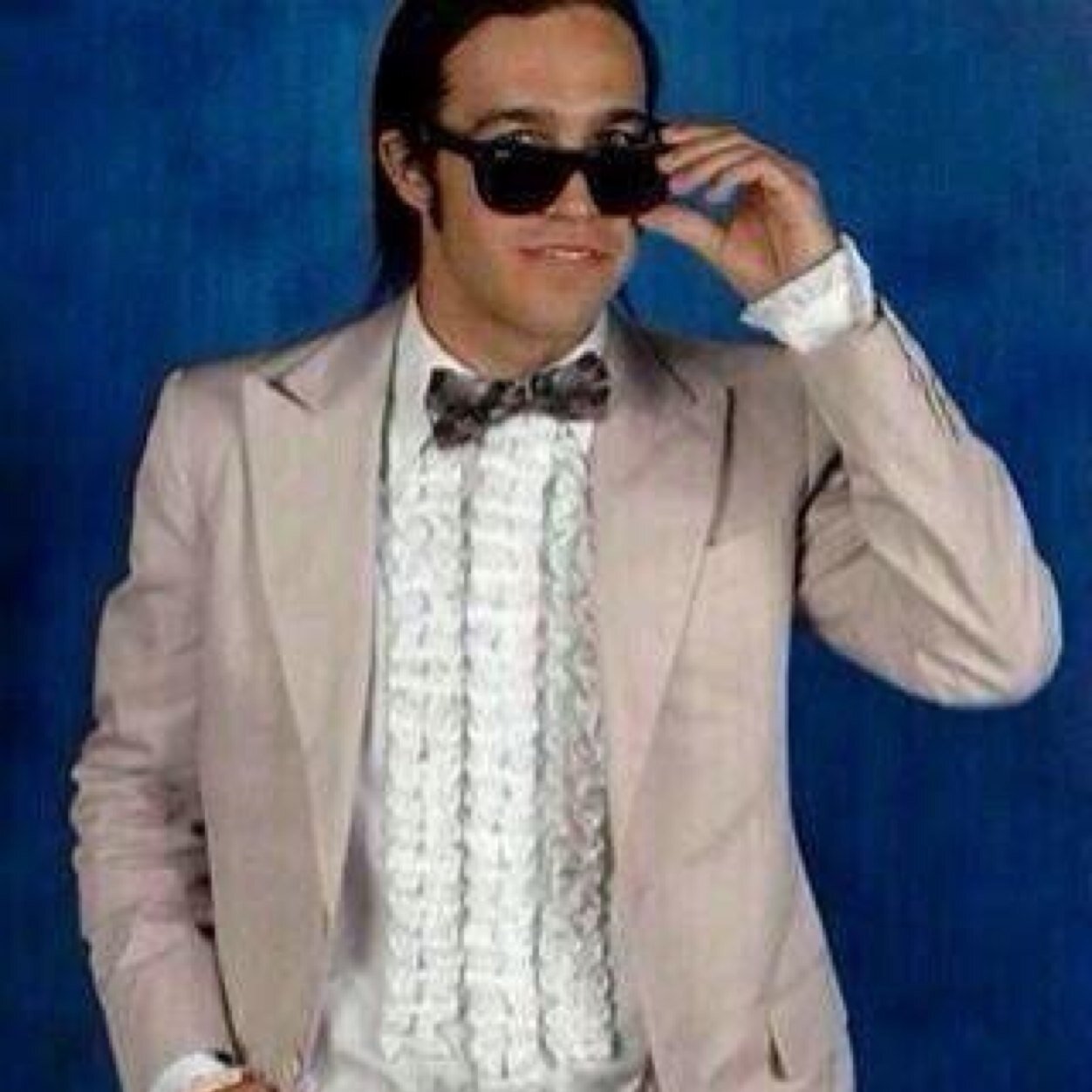 forhismattress's profile picture. free follow from @dallonweekesz 
she follows back