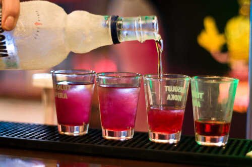 When life gives you lemons make lemonade☺HELL NO When life gives you lemons drink it with tequila♥♥