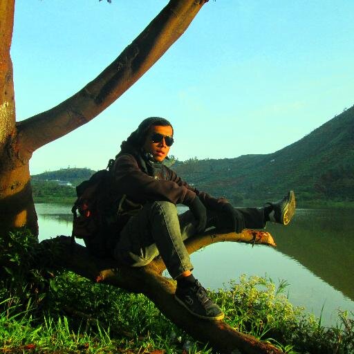 OnnieSetyawan08's profile picture. “Cowards always avoid the difficulty while brave are always looking for an opportunity in a difficult situation.”