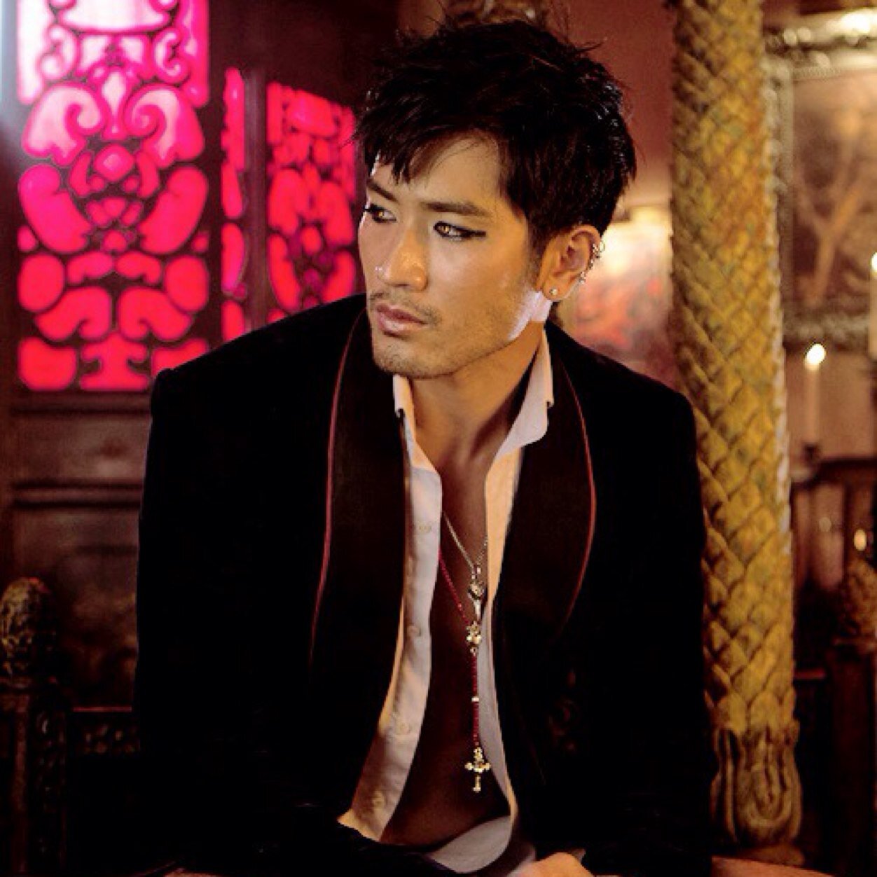 What have we here...? || Warlock || Free-Wheeling Bisexual || #Malec || #RP || #Single || Chairman Meow Approved ||