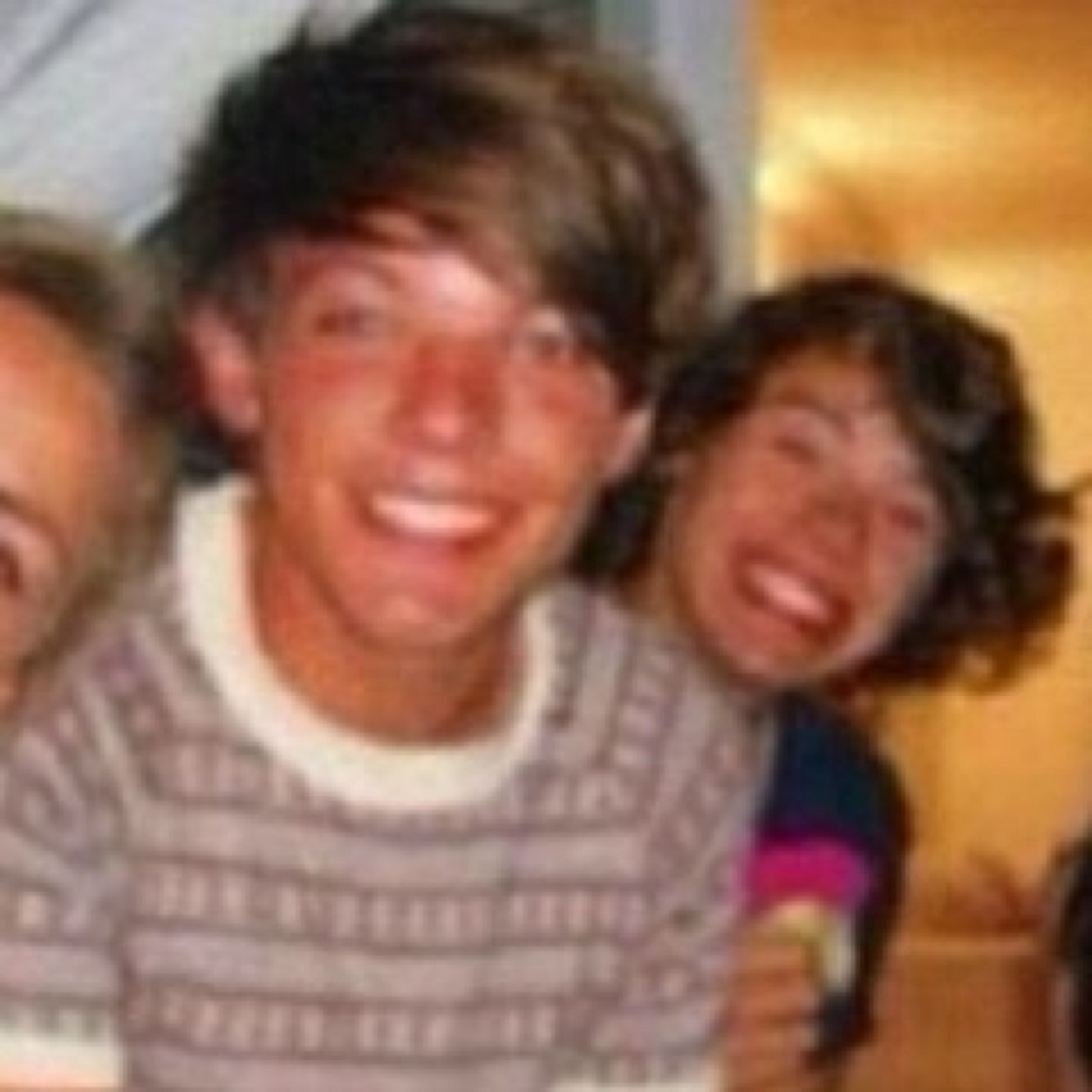 grupo para larry shippers, mandem numero na dm, carrotinhas n entram, e se for pra ficar sem conversar nem entra