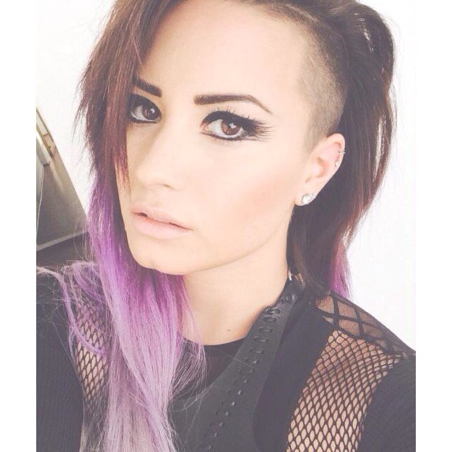 Get queen demi to notice queen jojo https://t.co/xN3hRXx0ZJ