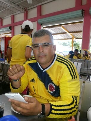 Administrador de Empresas, para quien Dios y Familia estan por encima de todo. Hincha del más grande equipo de Colombia CDLM.