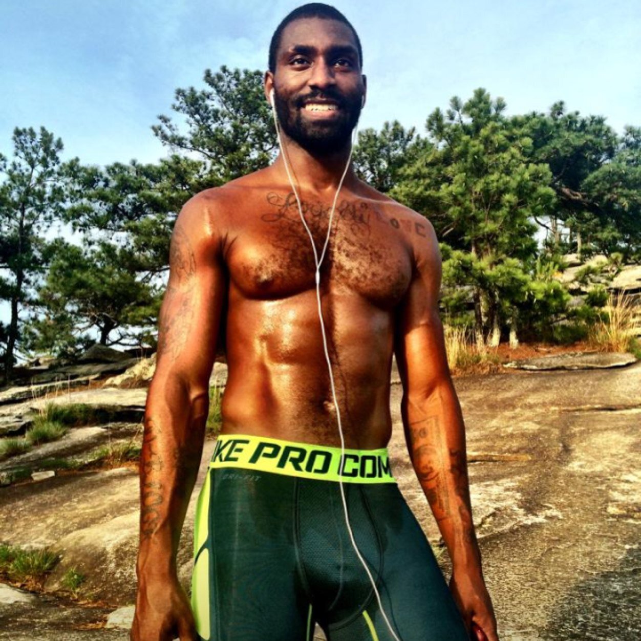 I'm doing elite training for people who are serious about changing their lives and going from average person to super athlete I can train you for any sport. Sb