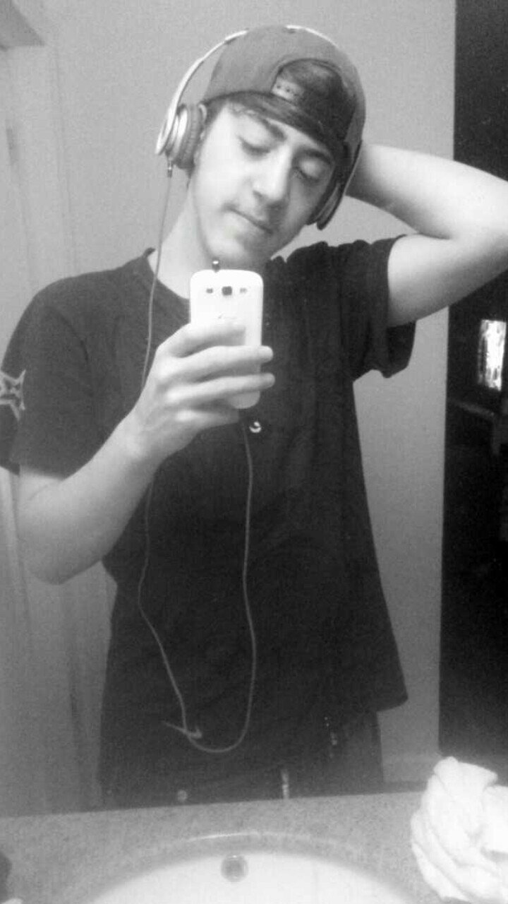 ||Owner of @zAntiiClan|| ||PSN - zAntii_AstroHD|| ||Youtube back again soon!|| ||TrickShotter/Feeder/QuickScoper/MLG||